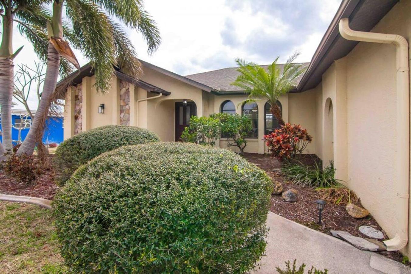 House With A Boatyour Private Waterfront Resort Port Charlotte Exterior photo