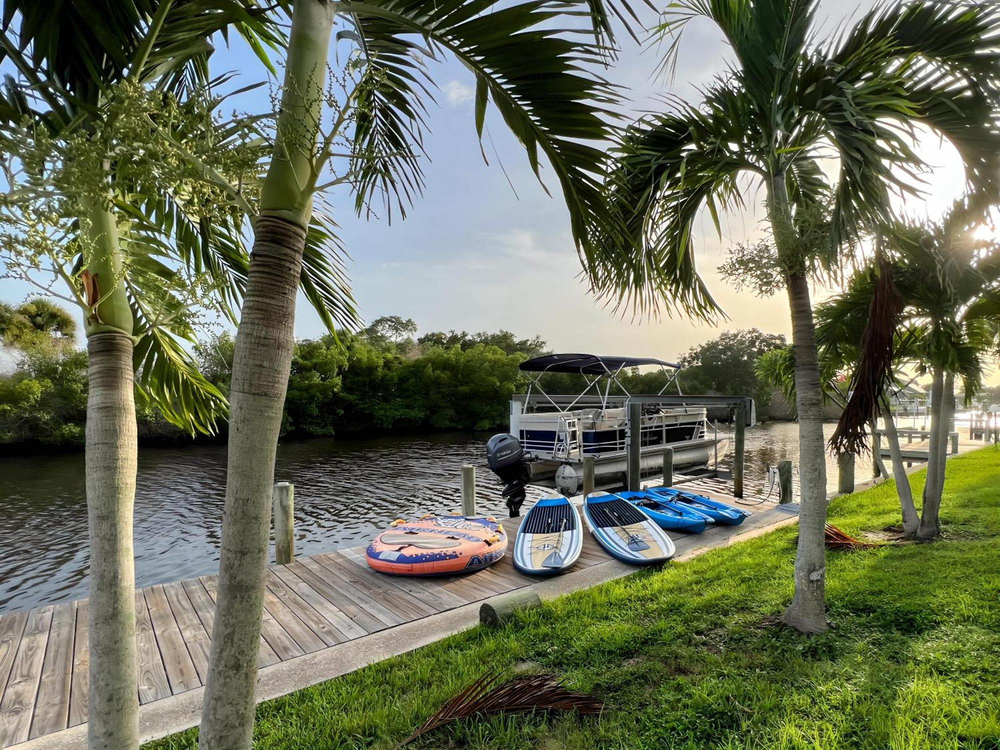House With A Boatyour Private Waterfront Resort Port Charlotte Exterior photo